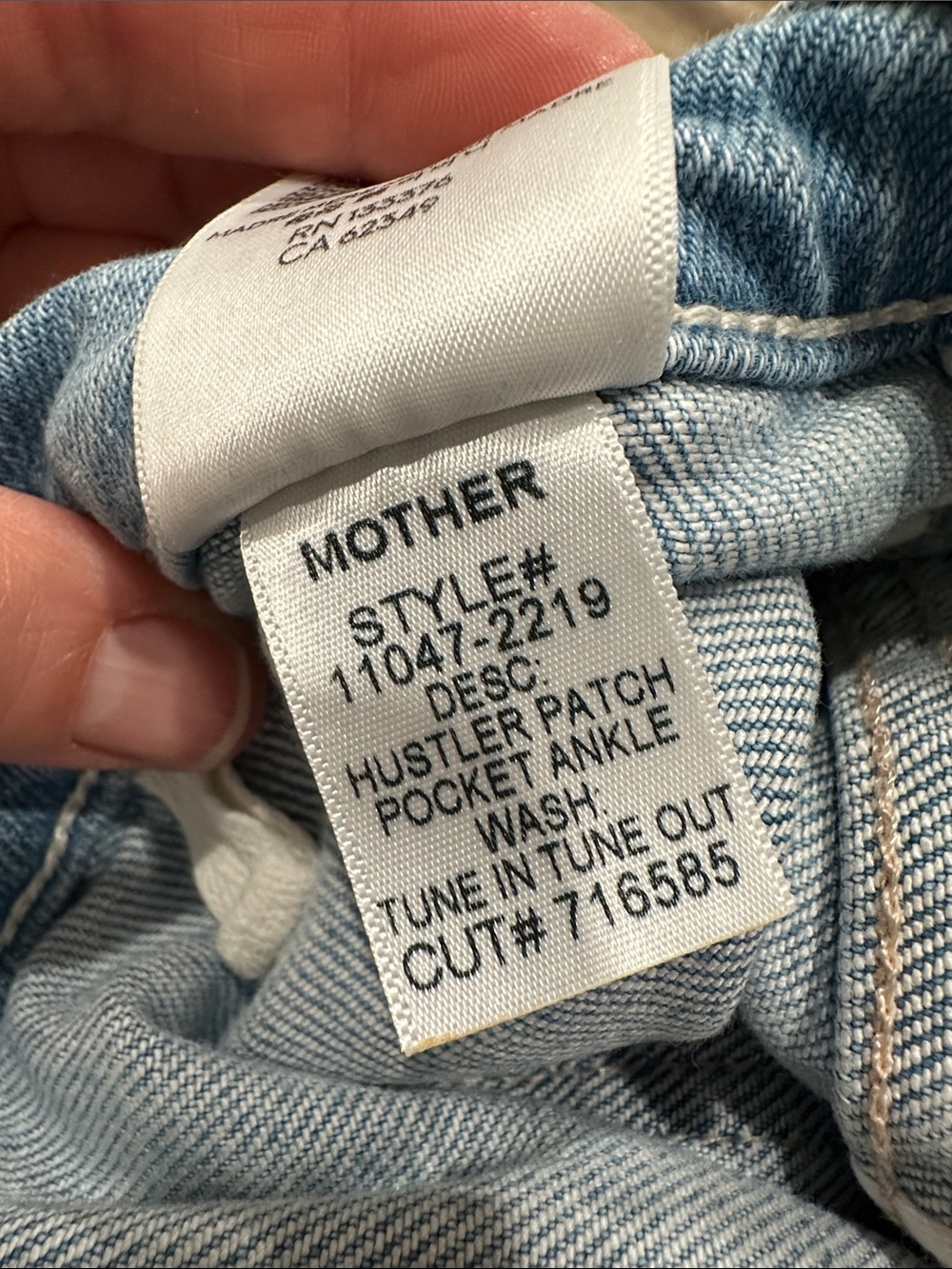 Like New! MOTHER Hustle Patch Pocket Ankle in tune in tune out wash - Picture 8 of 8